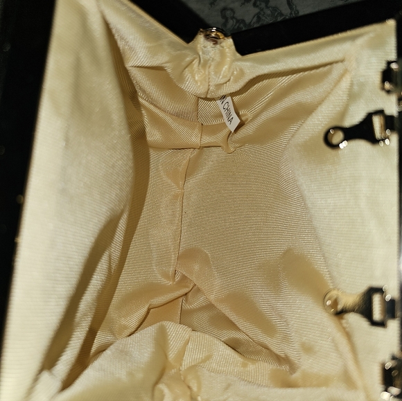 NWT Gold Rhinestone Evening Clutch Black Frame Chain Strap Sparkly Prom Wedding - Picture 5 of 12